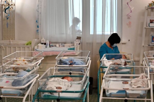 RTE: Irish parents among those waiting with babies born to surrogates in Kiev